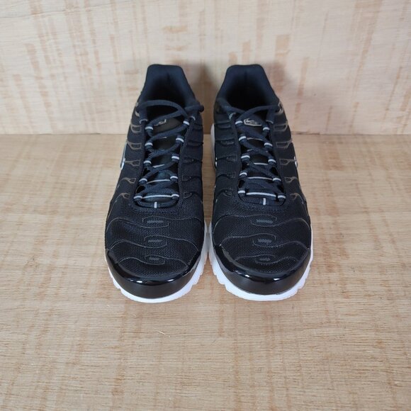 WMNS NIKE Air Max Plus Black Black White - Picture 4 of 10